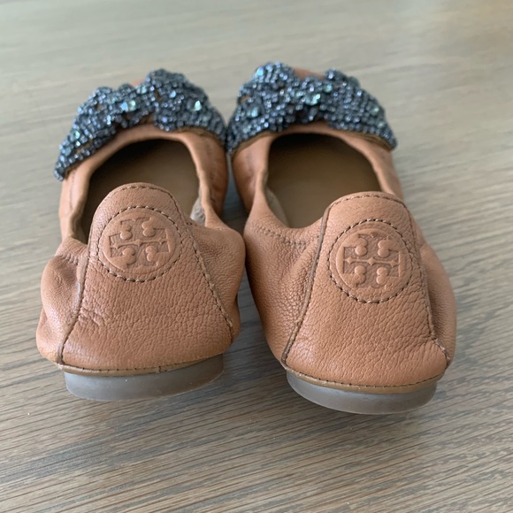 Tory Burch Eddie Rhinestone Jewel Bow Leather Slip On Ballet Flats Tan Size 5.5 - Picture 8 of 15
